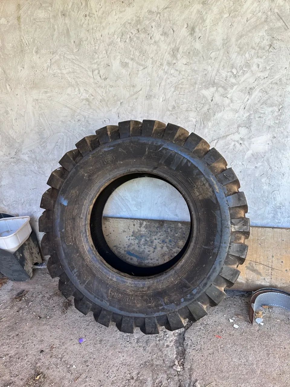 Pneu para Pá carregadeira  - Foto 3