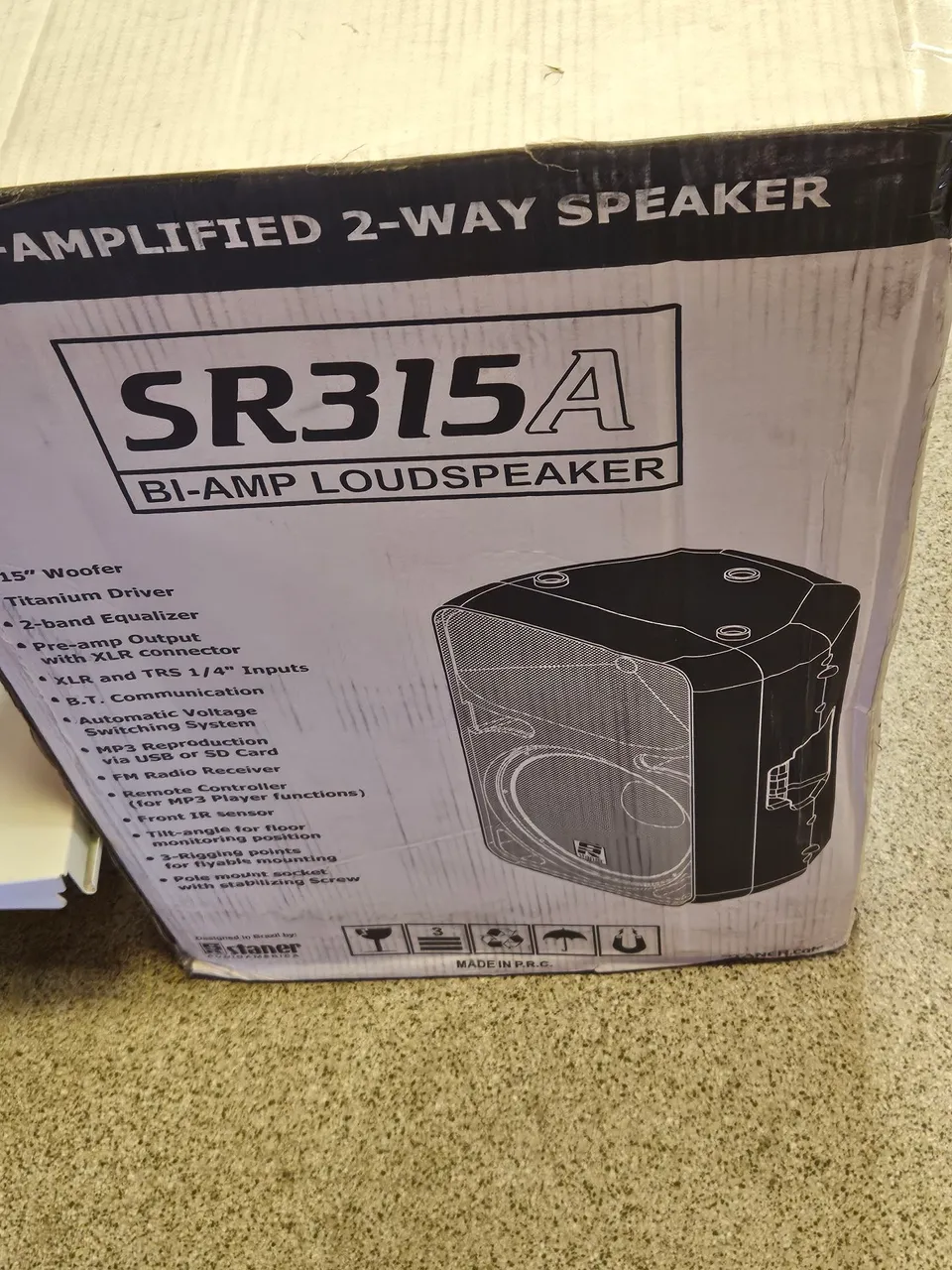Caixa de Som Amplificada SR315A 15 polegadas - Bi-Amplificada