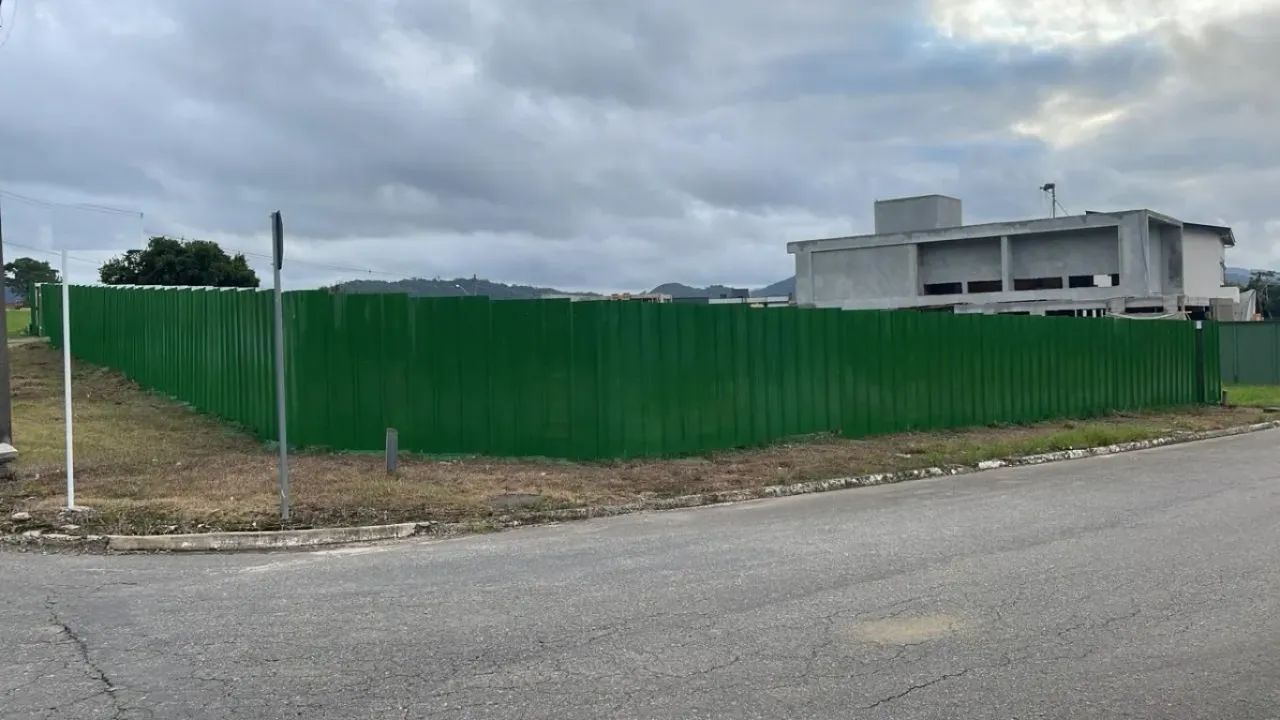 Terreno em condomínio fechado à venda, Camboriú-SC.