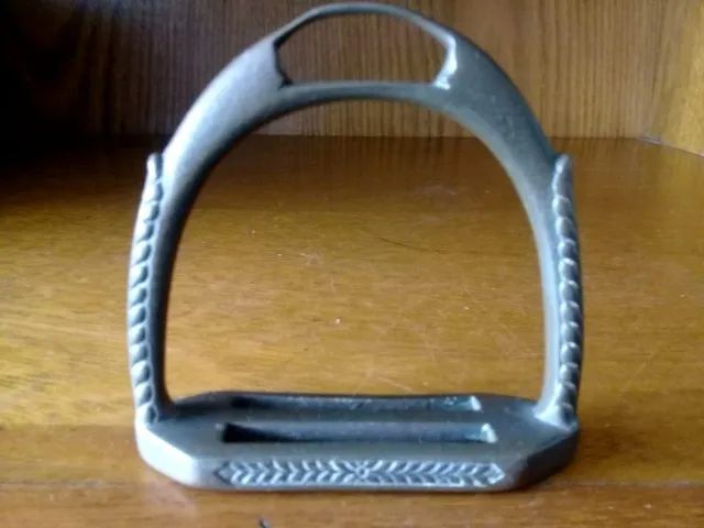 Estribo de montaria de bronze