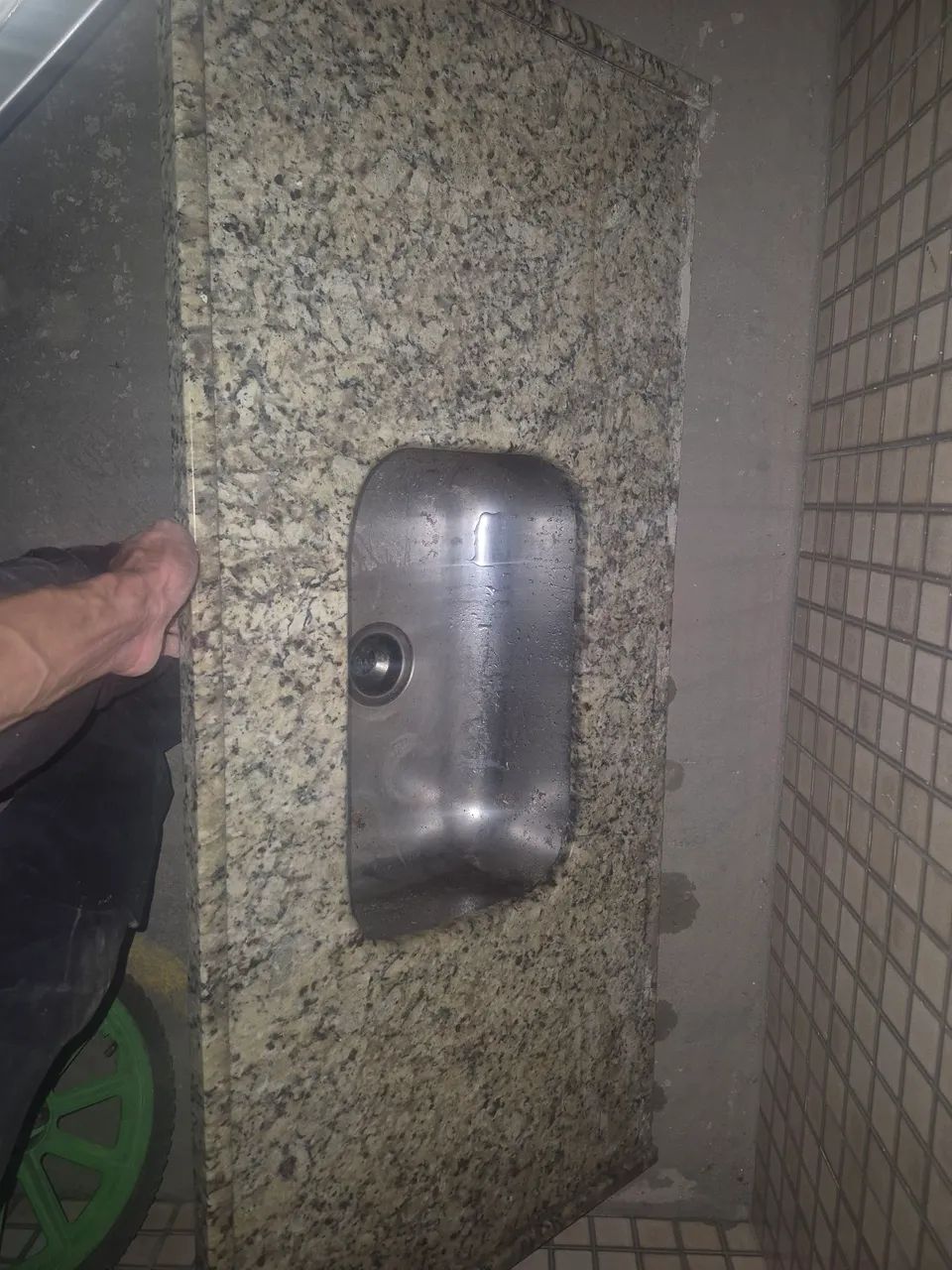 Vende se 64290667986307121