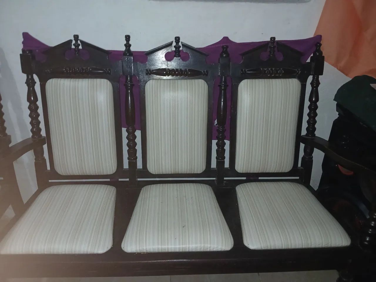Banco de Madeira Estiloso para Sala de Estar - Foto 2