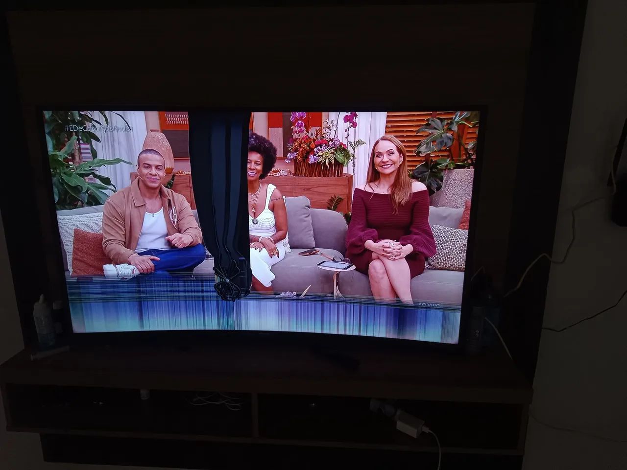 TV com tela danificada