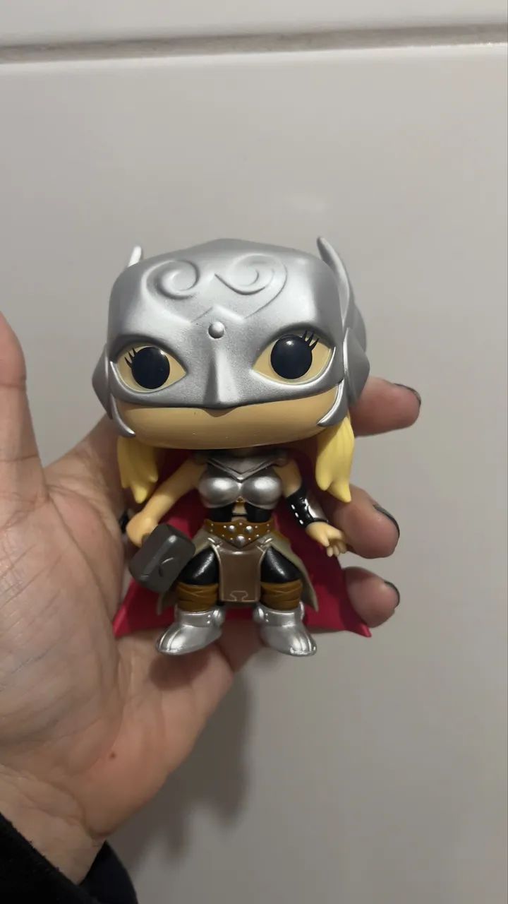 Funko Pop Poderosa Thor Marvel Collector Corps 97