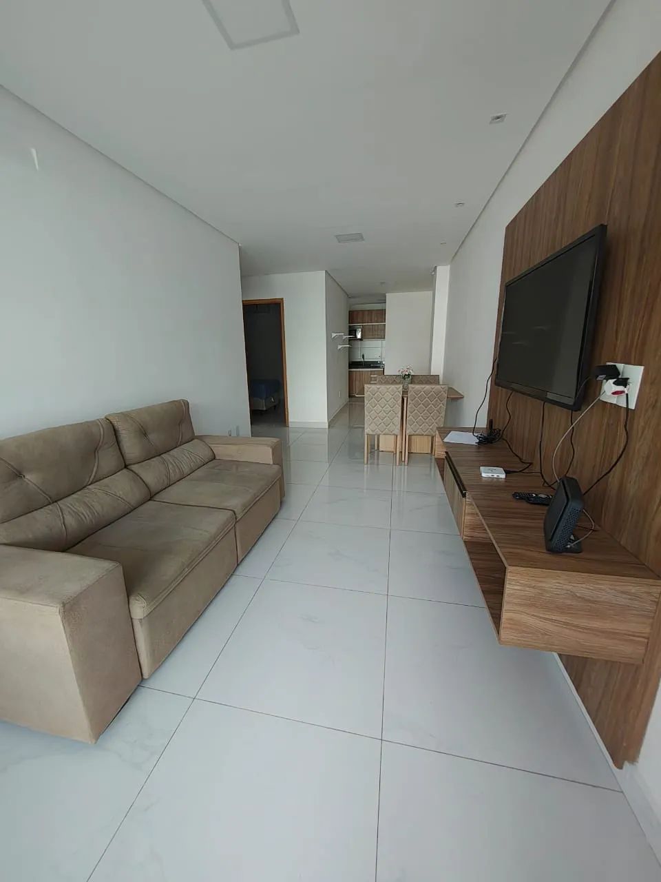alugo apt terreo 2/4 com area externa