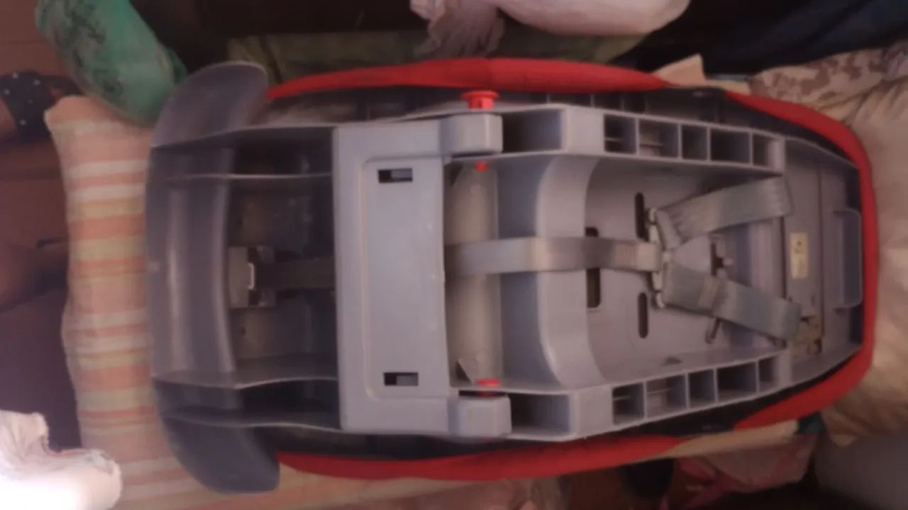 Cadeirinha de Bebê Conforto Vermelha - Foto 4