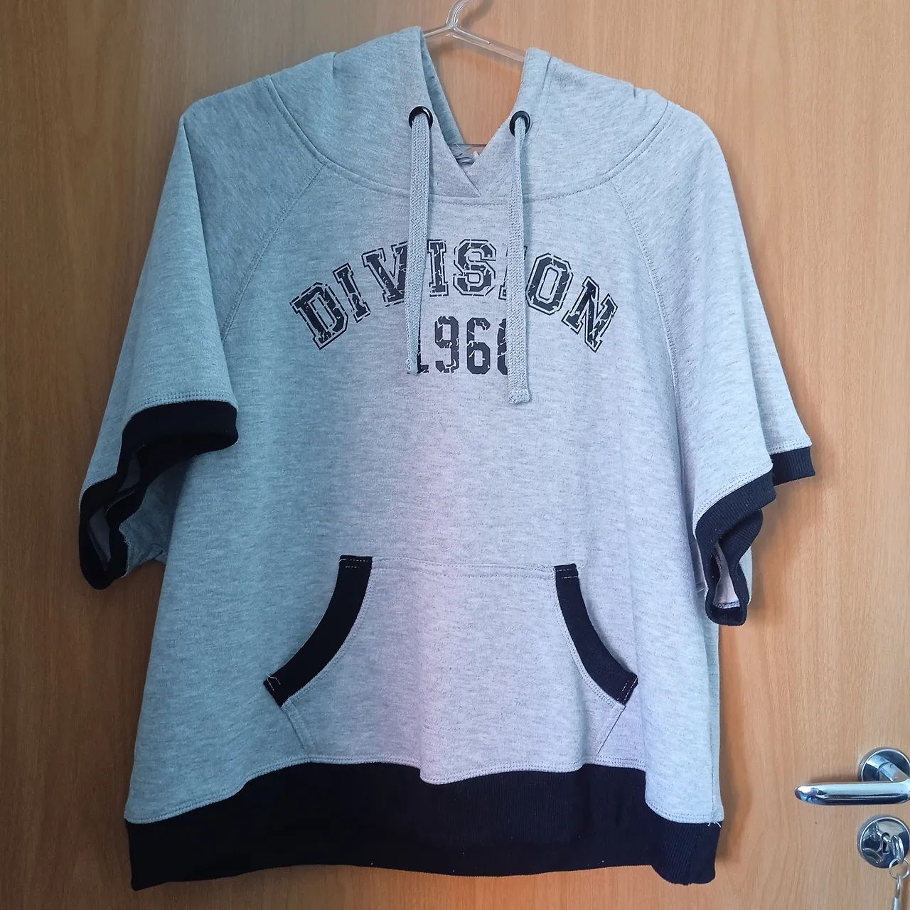 Blusa de Moletom felpudo com Capuz Cinza - Tamanho M