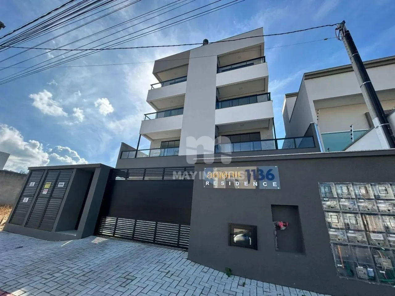 Apartamento com 2 dormitórios para alugar, 57 m² por R$ 2.360,00/ano - Gravatá - Navegante