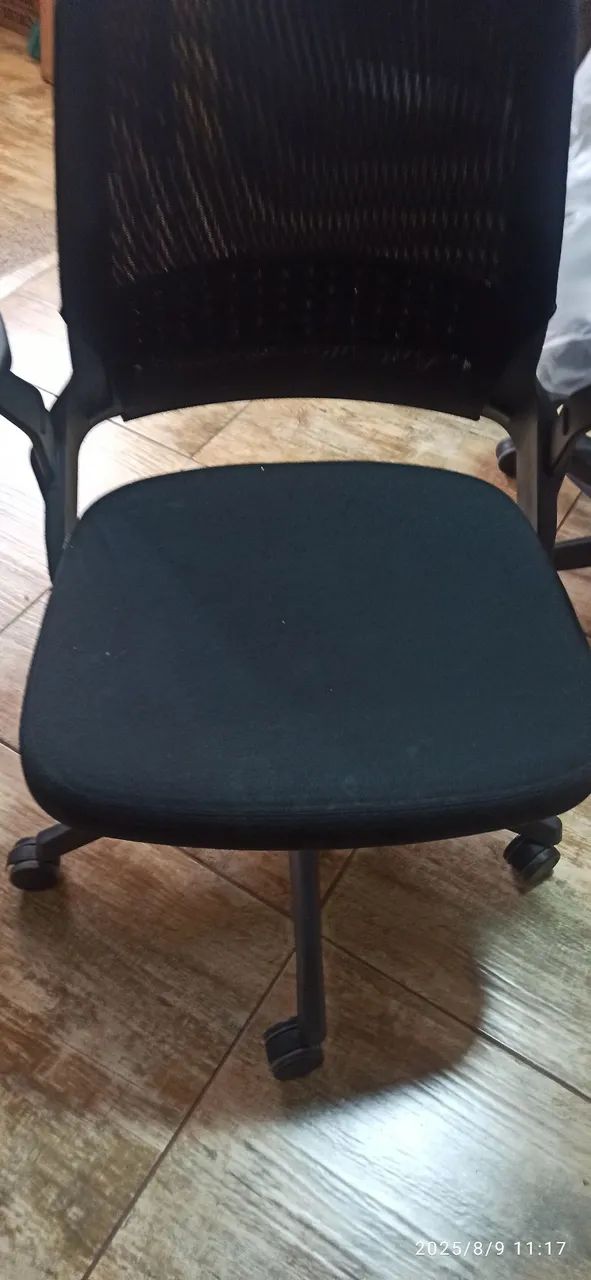 Cadeira de escritório nova com rodinhas - Foto 5