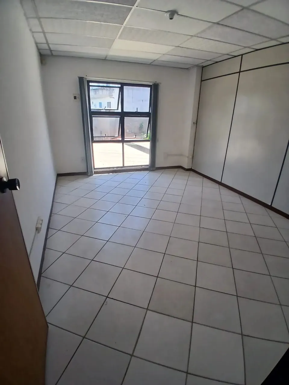 Sala comercial para escritório, tem 15 metros quadrados em Rio Vermelho - Salvador - BA