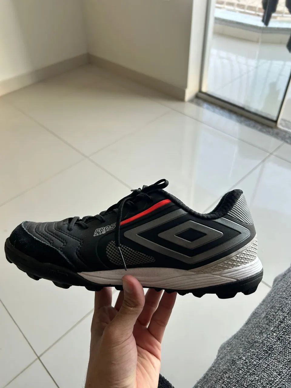 Chuteira Umbro tam 3964305180683010123