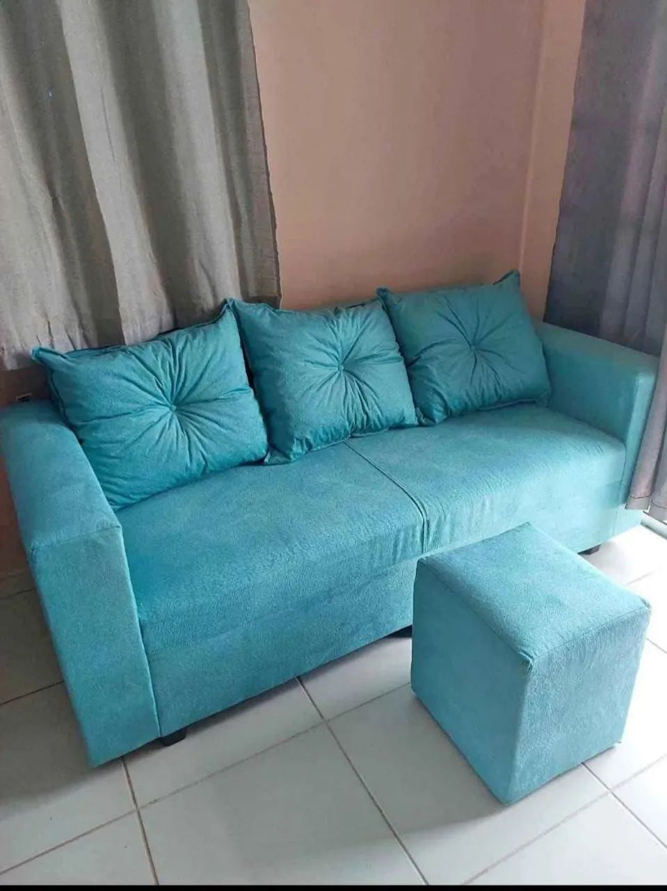 Sofá com puff 3 LUGARES 