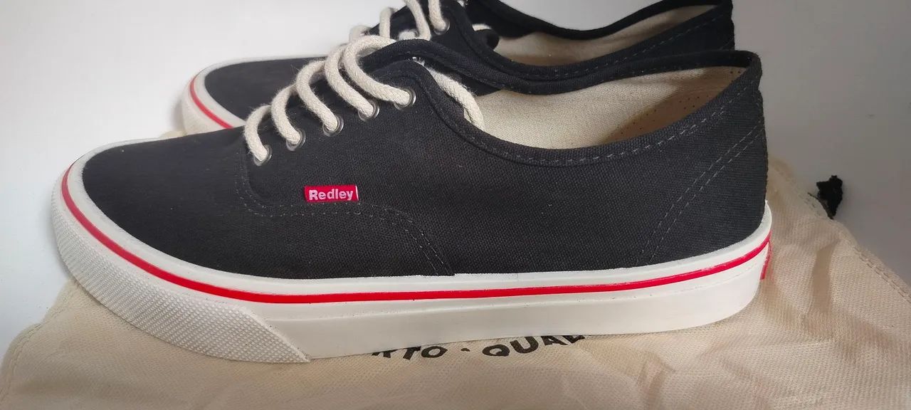 Tênis da Redley original.