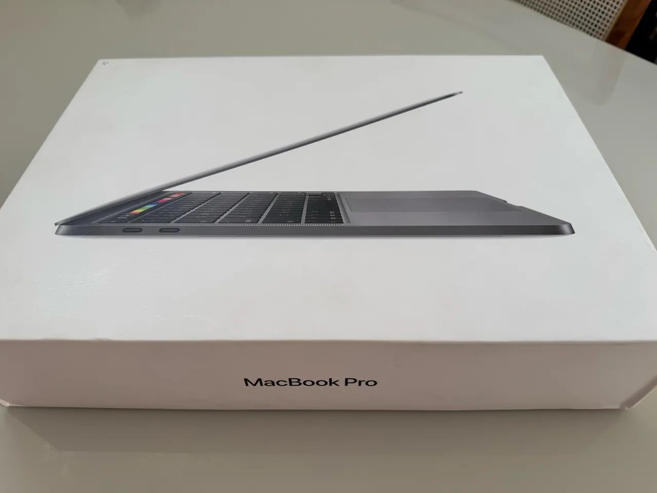 MacBook本体 MacBook Pro 13inch 2018 8G/256G 4port MacBookPro 13インチ Touch Bar搭載モデル[2018年/SSD 256GB/メモリ