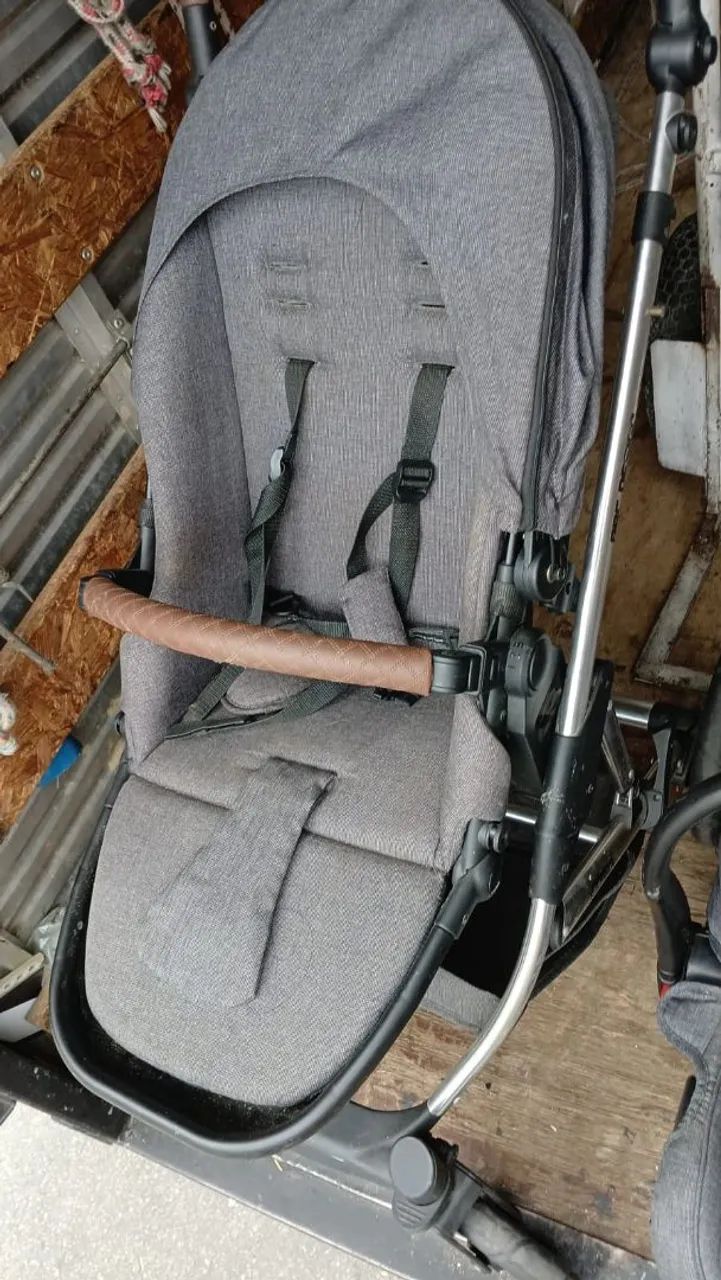 Carrinho e bebe conforto usado