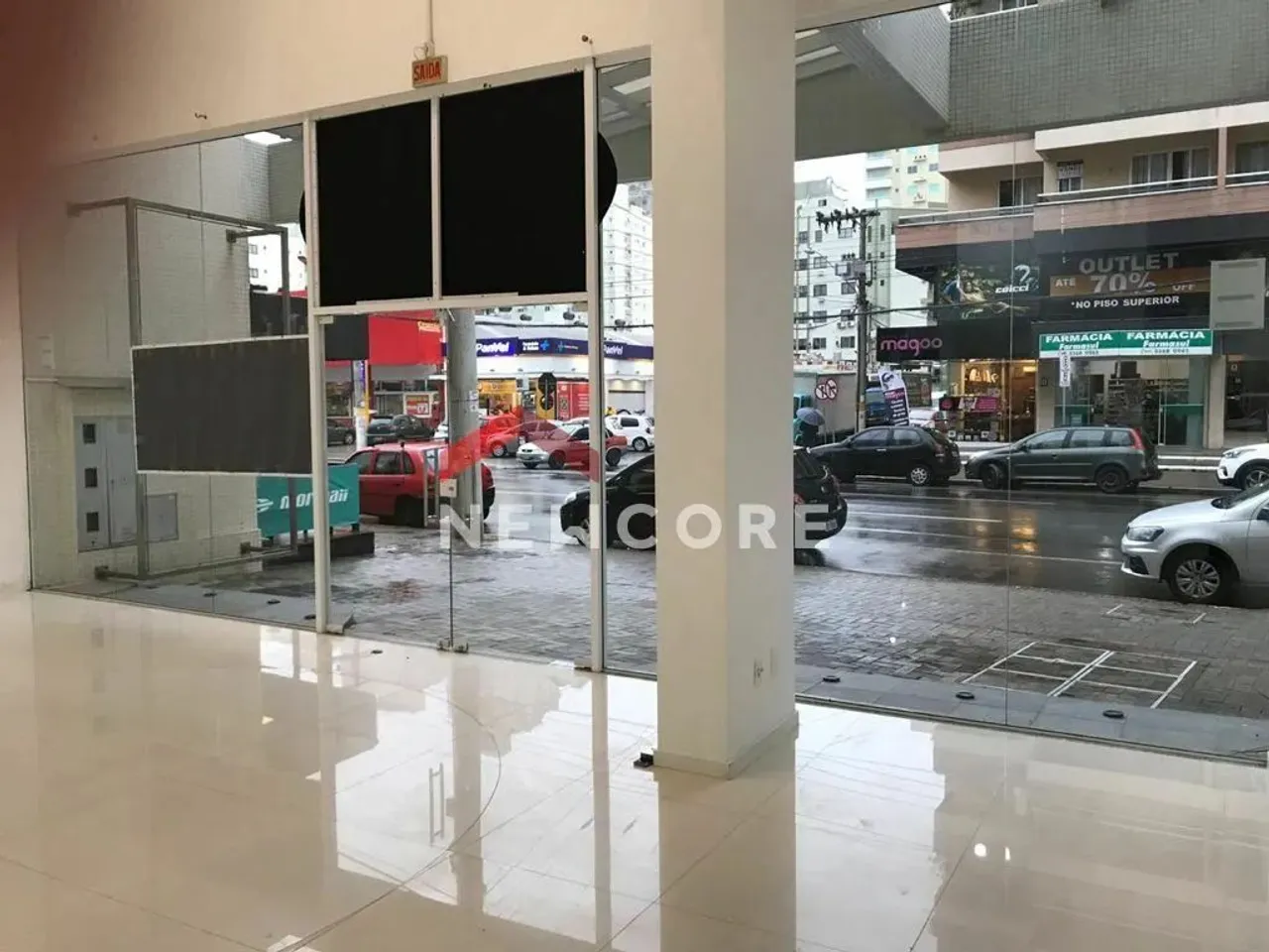 Sala comercial em Avenida Nereu Ramos - Meia Praia - Itapema/SC