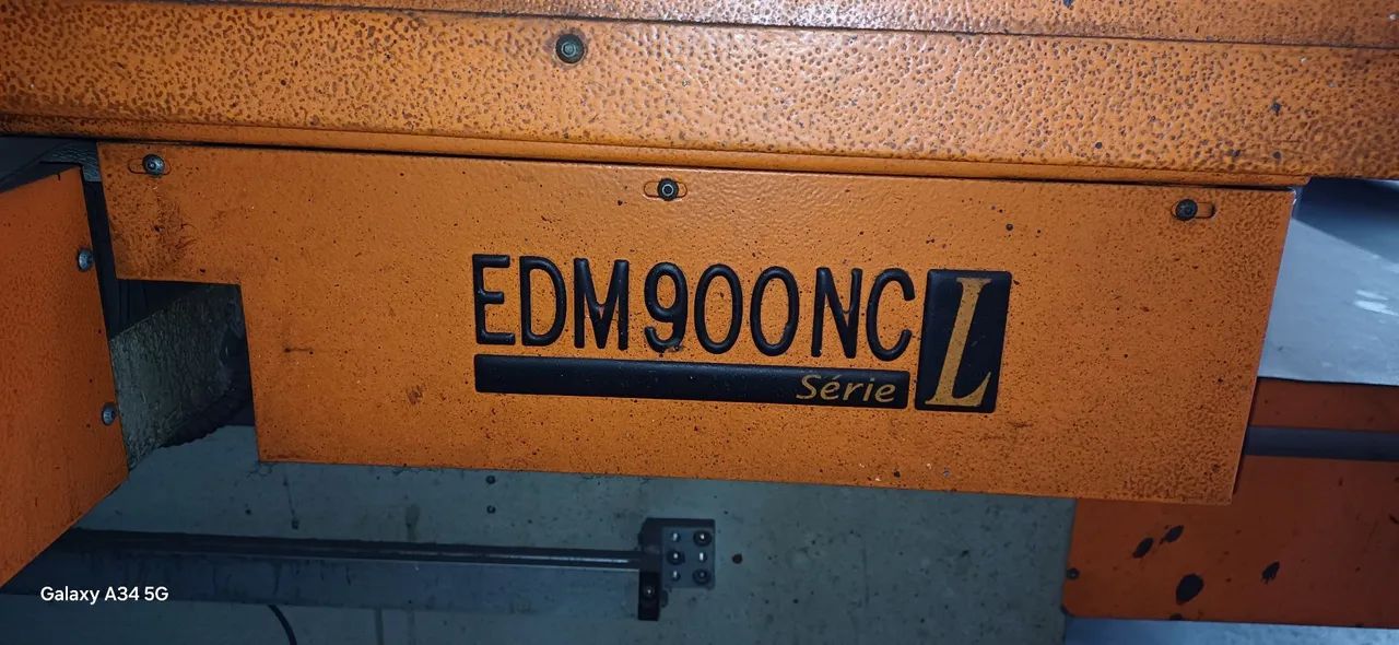 Eletroerosão por penetração Engemac EDM 900 C troca por imóvel, 110K meia nota/120K cheia - Foto 3