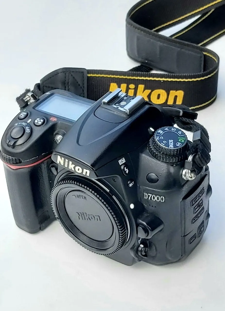 Câmera DSLR Nikon D7000