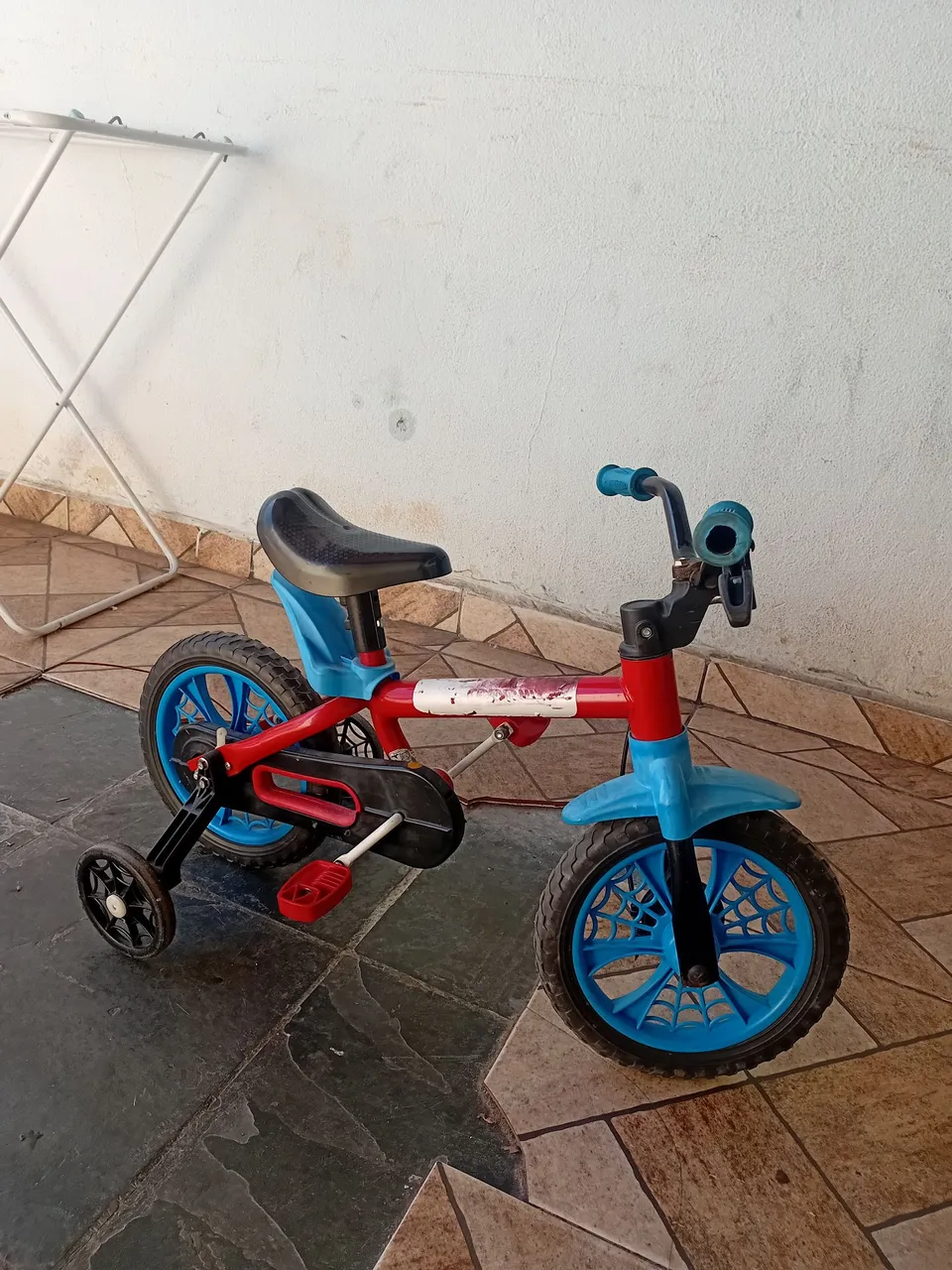 Bicicleta Infantil com Rodinhas - Diversão Garantida!