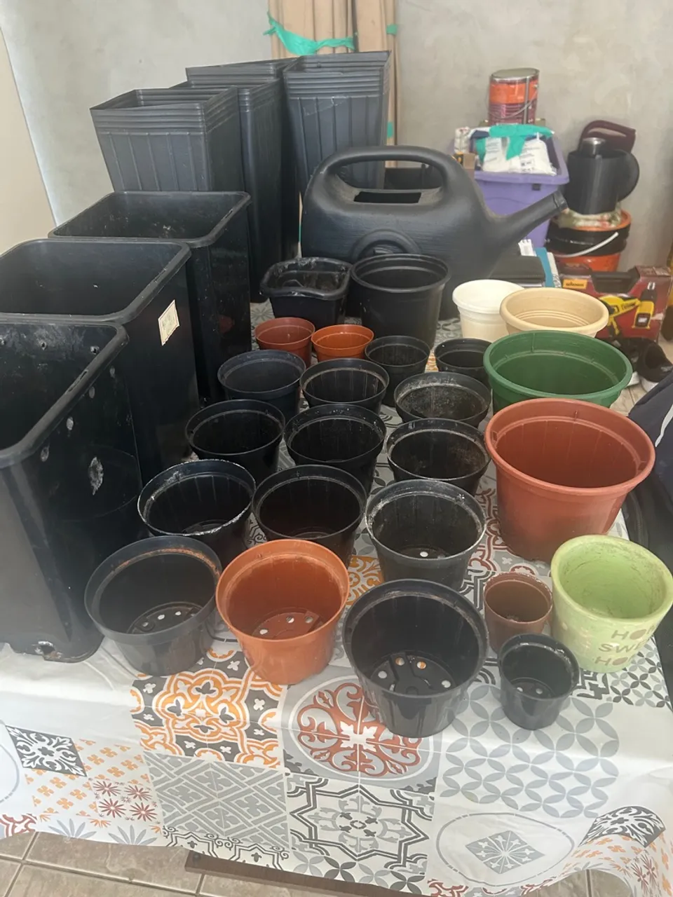 Vasos diversos tamanhos material e cor mais de 30 vasos