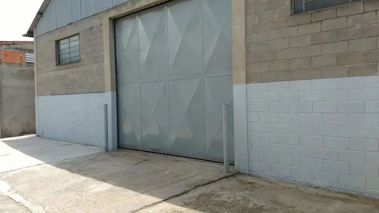 Galpão para Alugar - Chácaras Reunidas - 750m² - 5 Vagas -