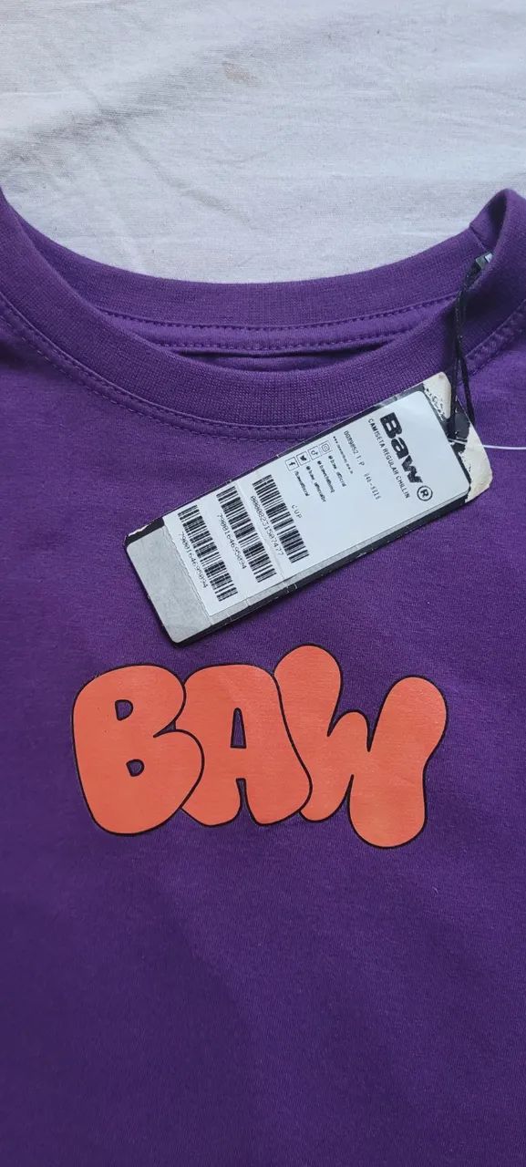 Camisa de skatista marca BAW na cor roxa com ilustraçao frente/verso com etiqueta da loja - Foto 4