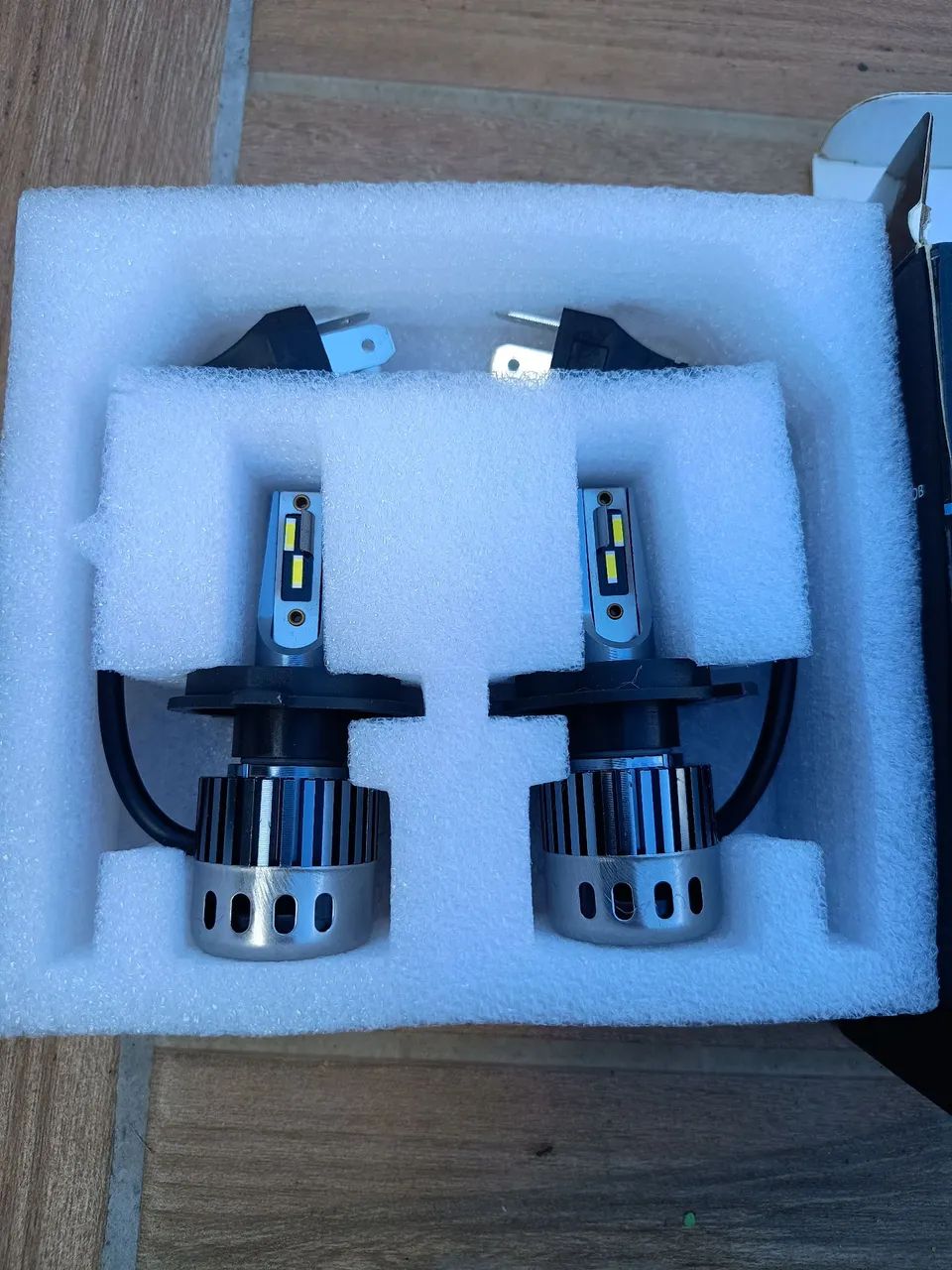 Lâmpadas LED H4 para Farol de Carro - Foto 3