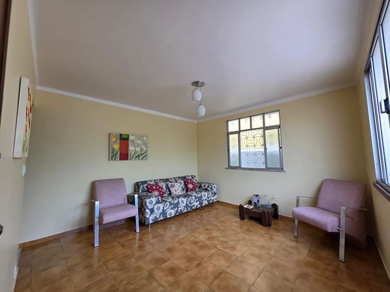 Casa na Av. Constantino Nery com 5 quartos