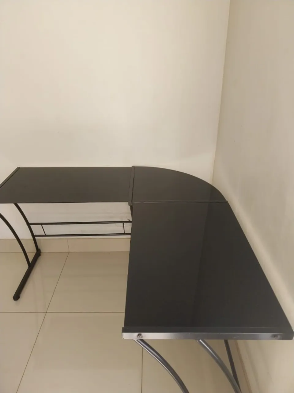 Mesa de vidro em L