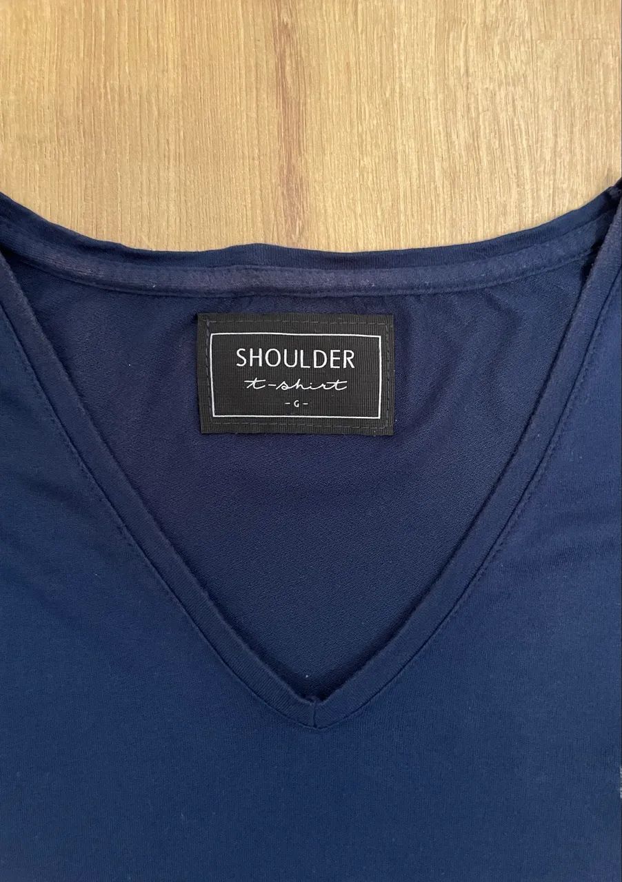 Blusa t-shirt tam G azul Shoulder - Foto 4
