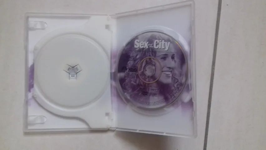 DVD Sex and the city primeira temporada completa dois discos - Foto 3