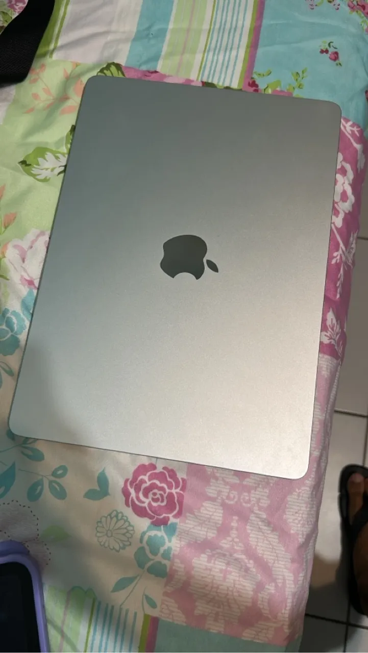 MacBook Air M2 8GB 256GB | Excelente Estado | Bateria boa + Carregador