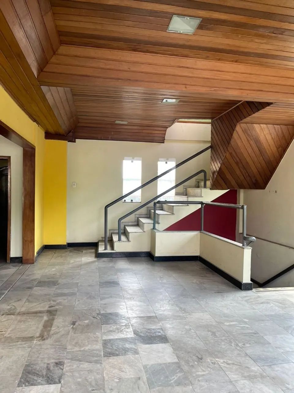 ALUGO PRÉDIO COMERCIAL PARA ACADEMIA NA BR