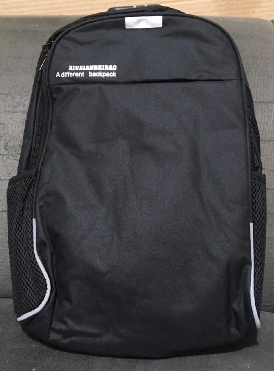 Mochila Executiva com USB Impermeável 40 litros Antifurto - NOVA