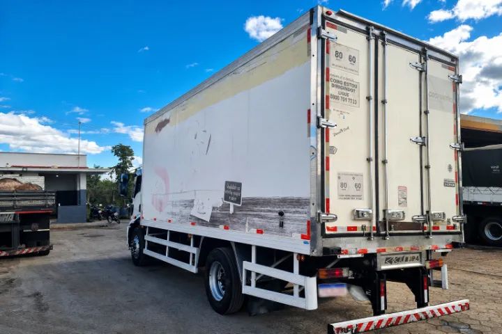 Ford Cargo 1419 (2019) Refrigerado - Oportunidade com Trabalho Fixo - Foto 5