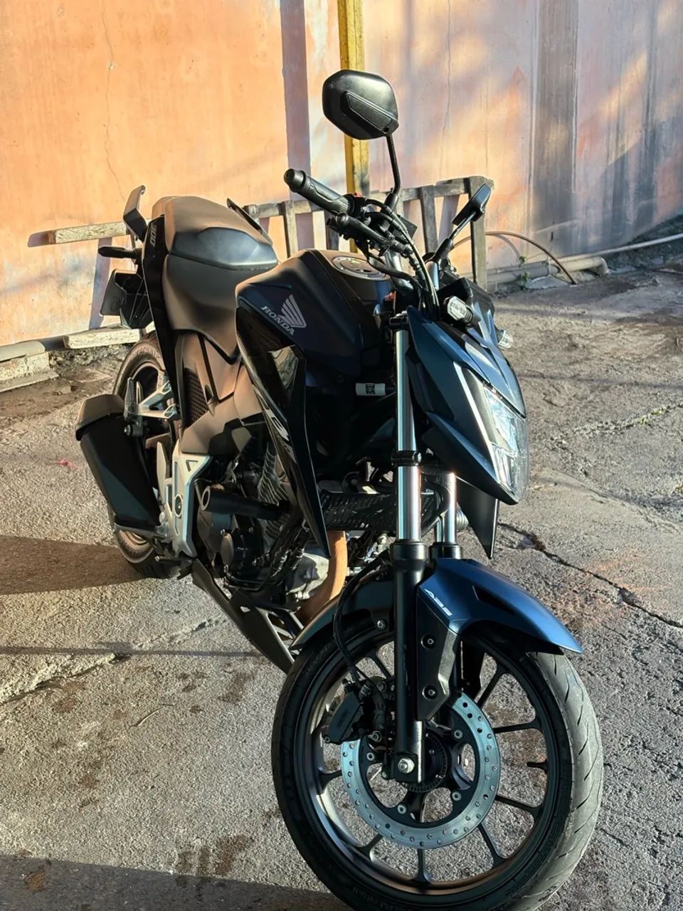 CB300F 