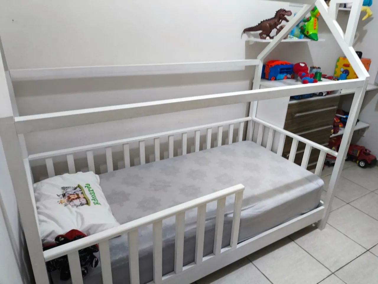 CAMA INFANTIL MONTESSORIANA 