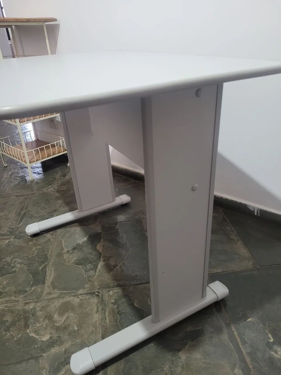 Vende se  escrivaninha - Foto 3