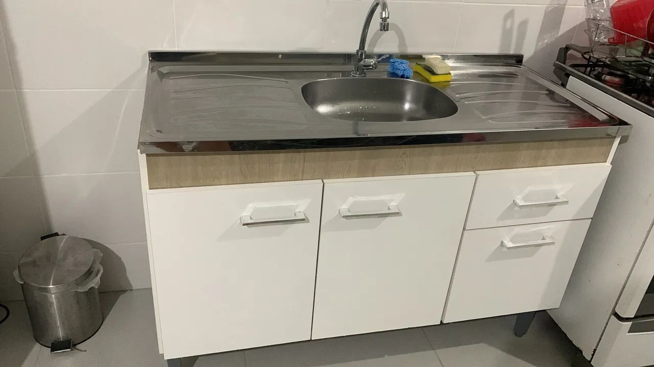 Kitchen sink cabinet