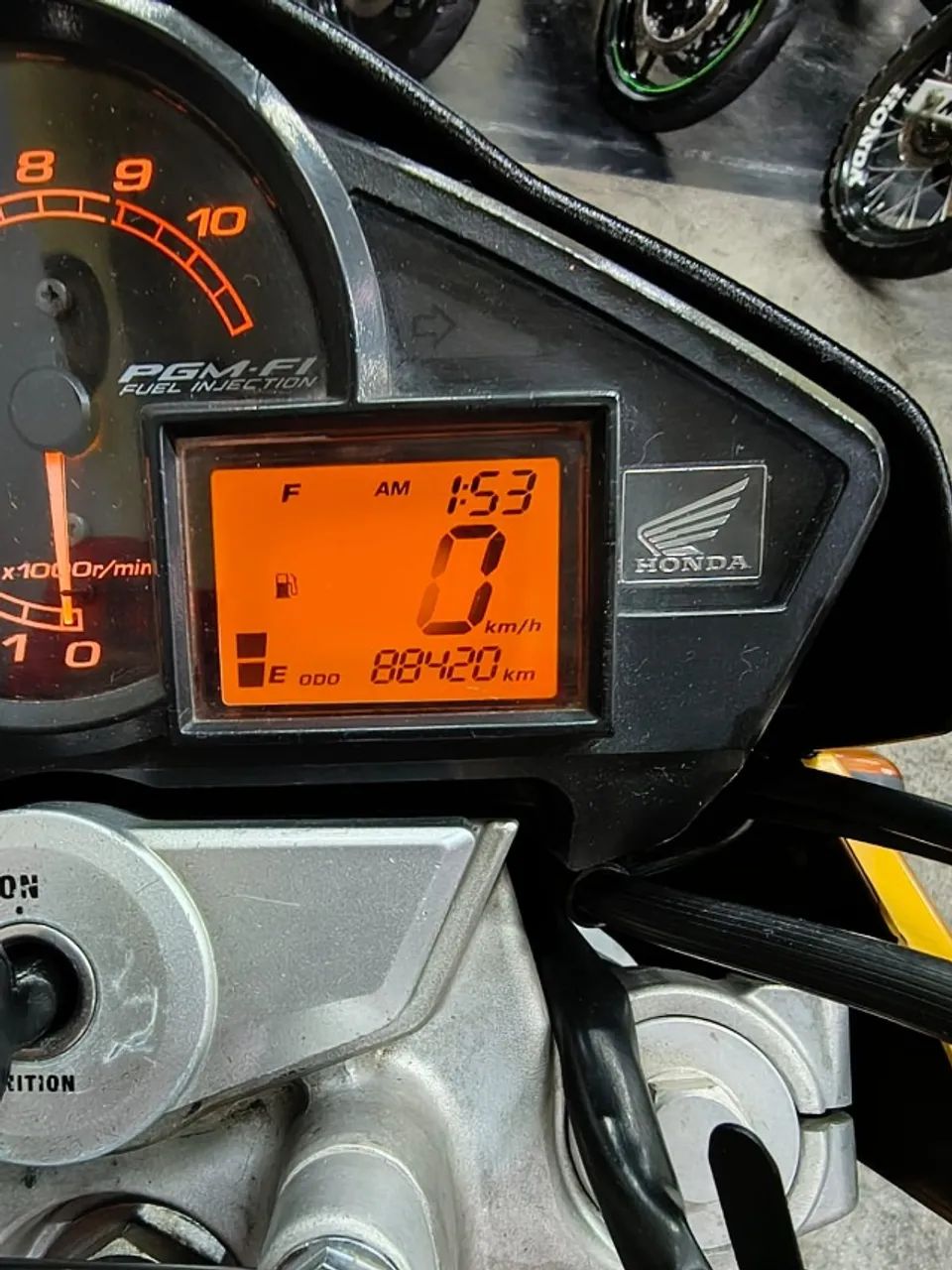 HONDA CB 300R 2010 - Foto 3
