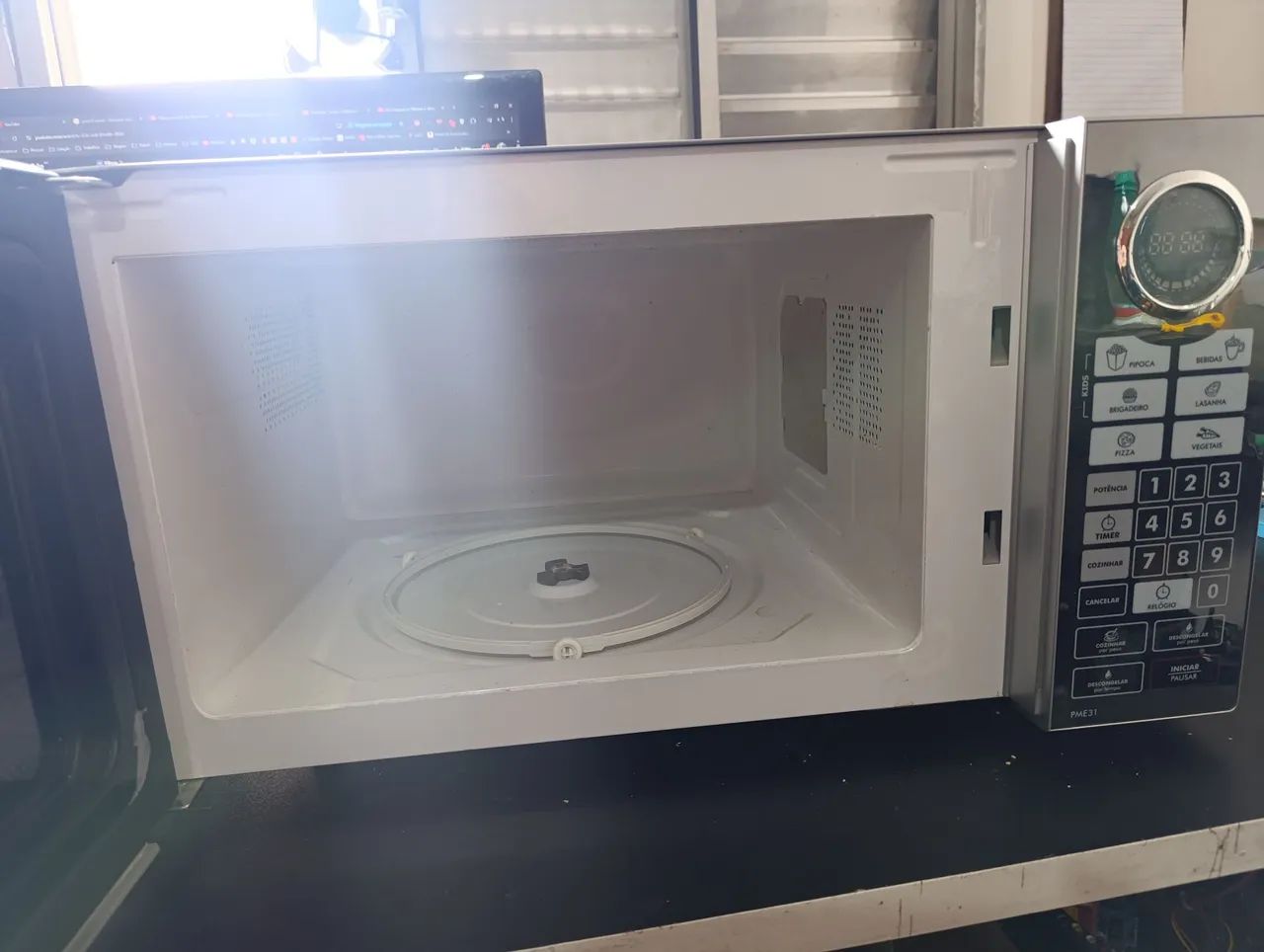 Microondas Espelhado Philco PME31 - Foto 4