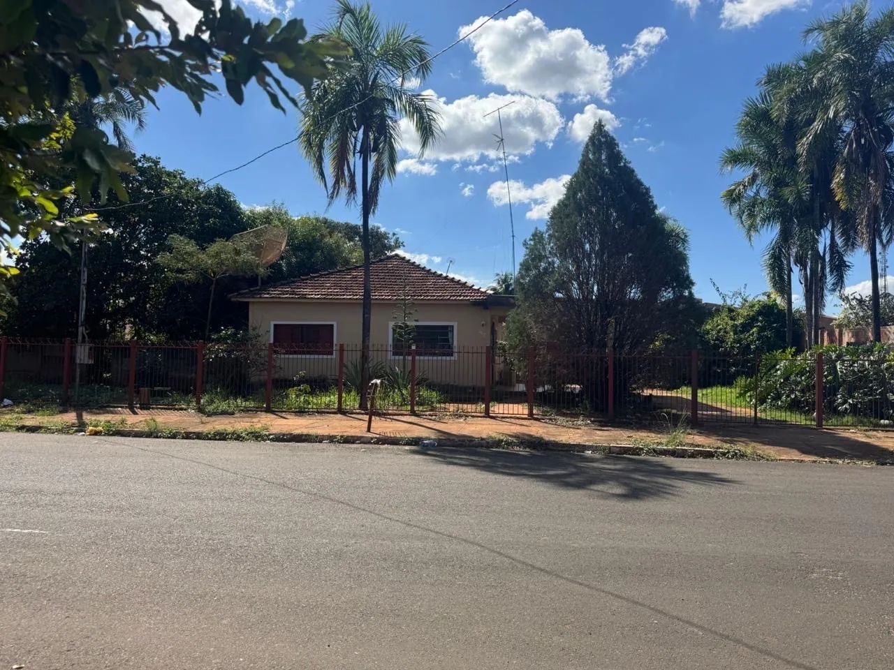 Casa no centro de Fronteira-MG