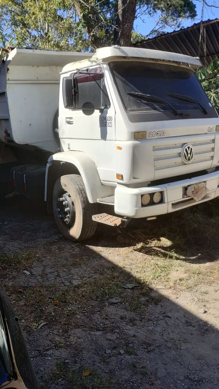 Vendo caminhão Vlw ano 2003. - Foto 2
