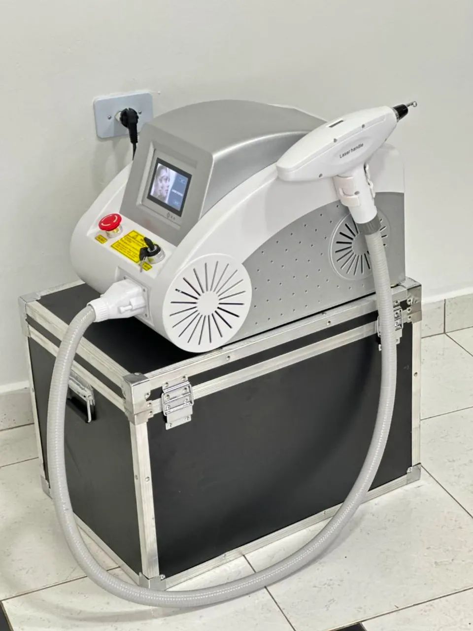Laser ND Yag Remoção de tatuagem  - Foto 2