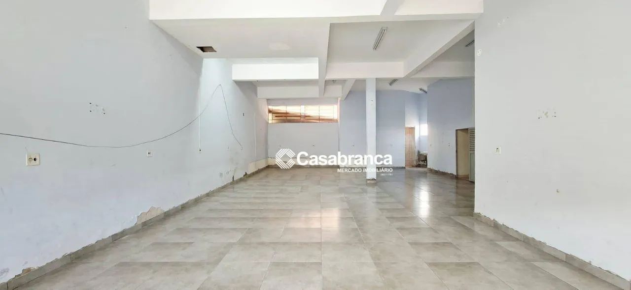 Salão comercial para alugar no Wanel Ville I em Sorocaba/SP.