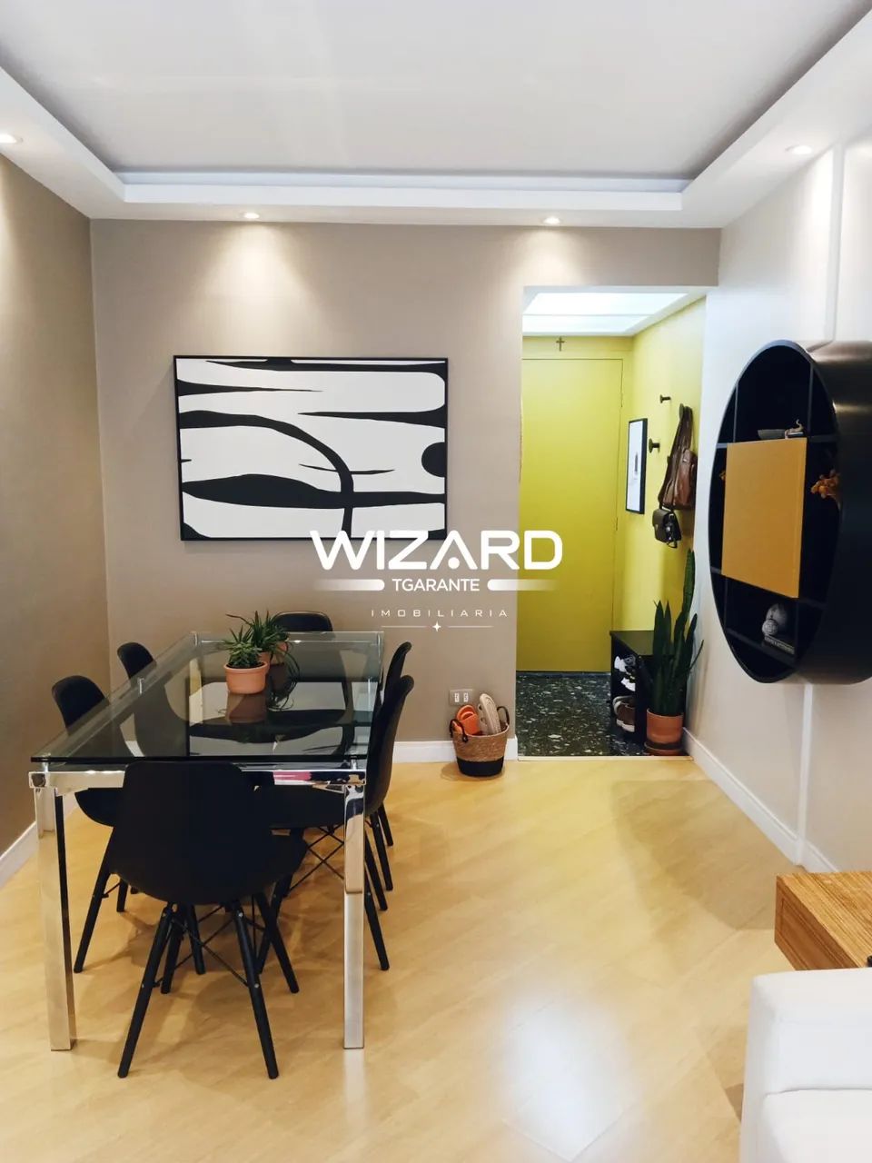 Apartamento com 3 quartos e 1 suíte na Vila Moinho Velho, IMPECÁVEL e SEMI-MOBILIADO