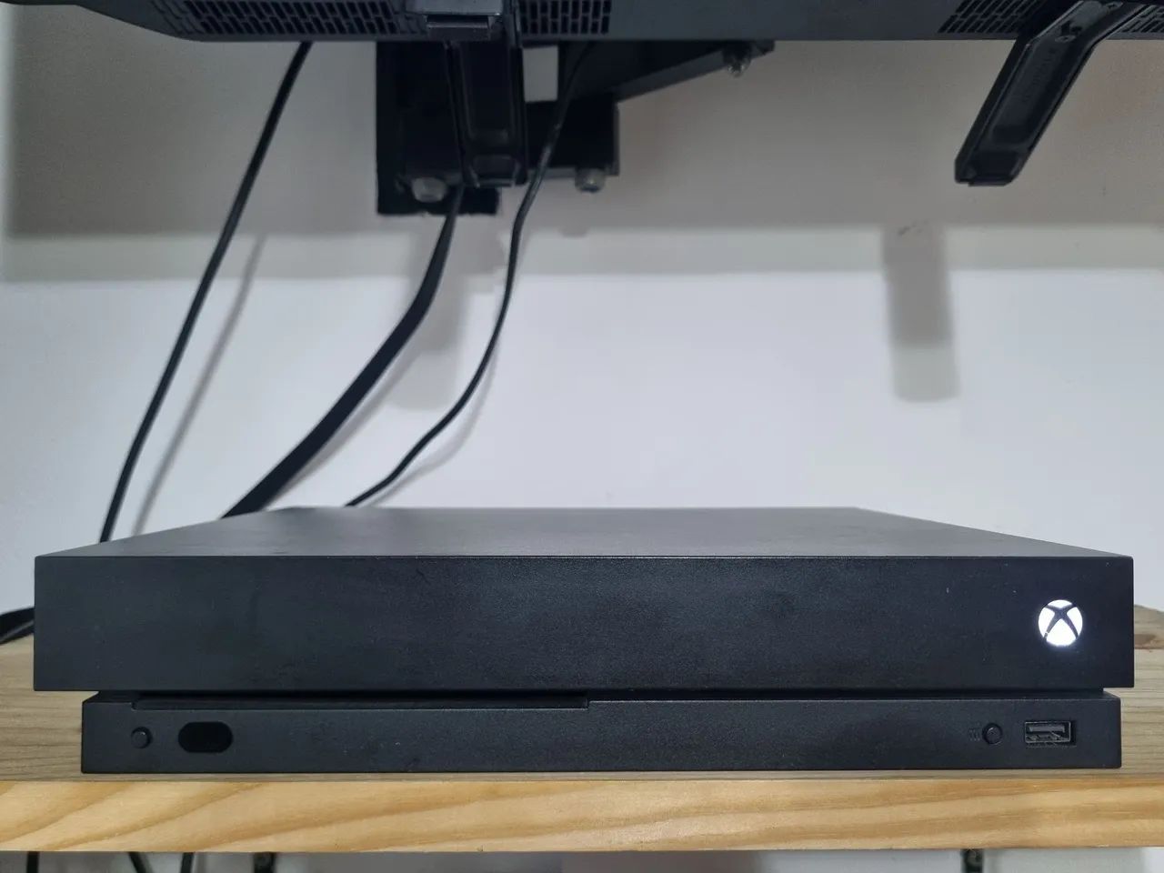 Xbox One X 1TB - Foto 4