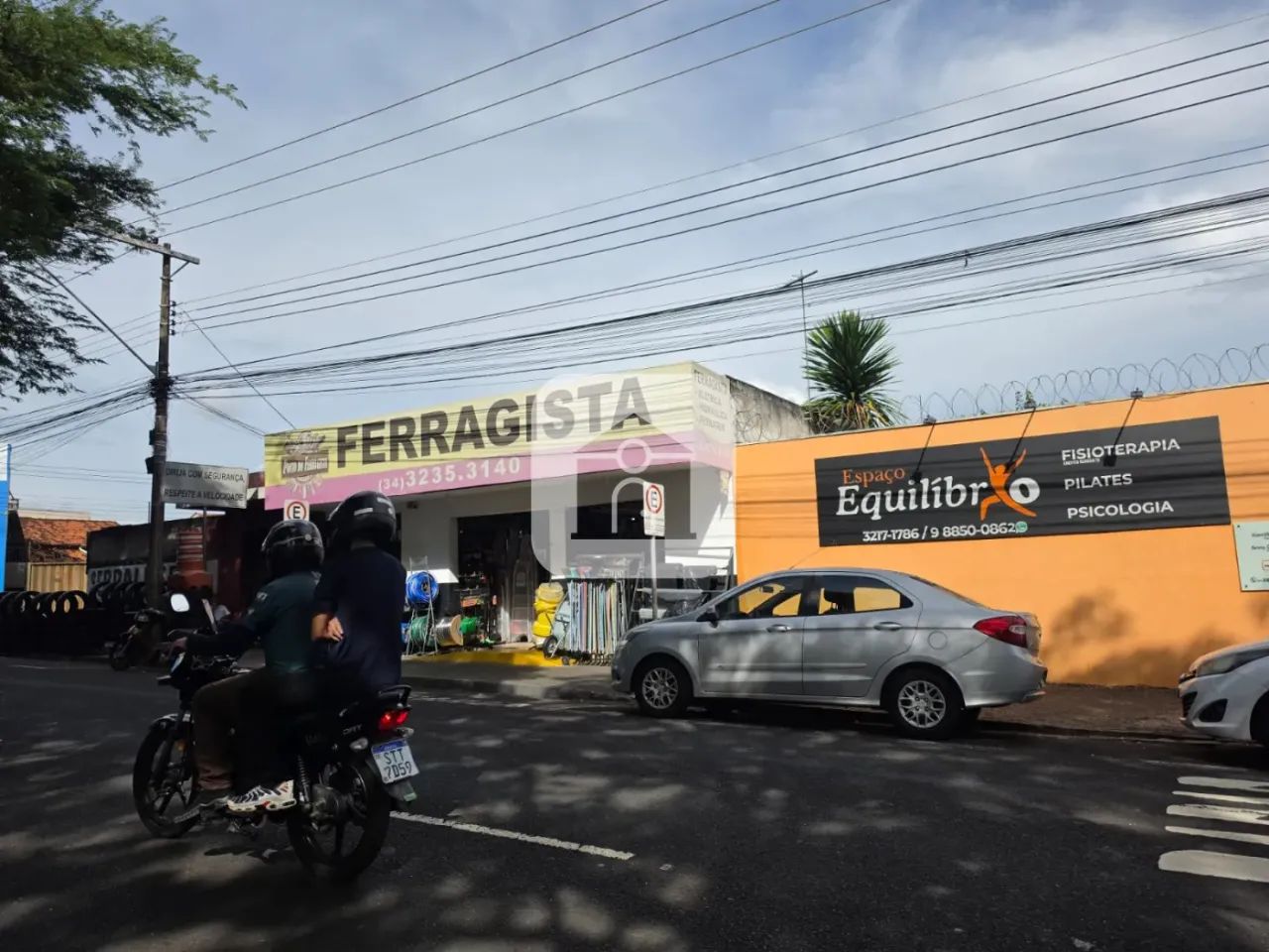 Imóvel comercial e residencial à venda no bairro Luizote de Freitas. - Foto 4