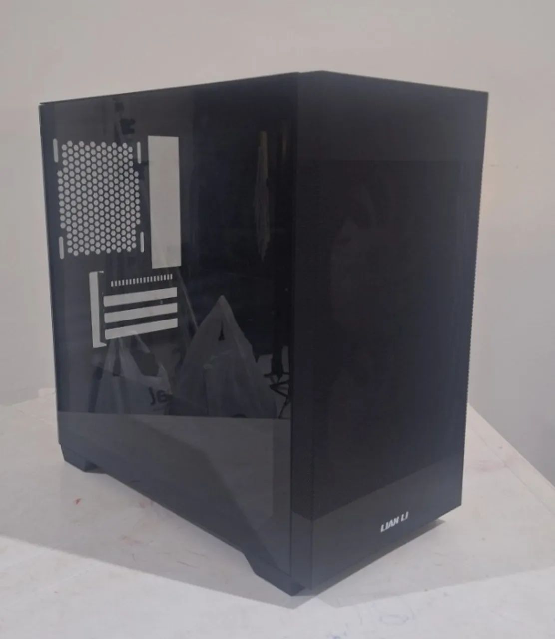 Gabinete Lian Li Lancool 205m Mesh - Foto 4