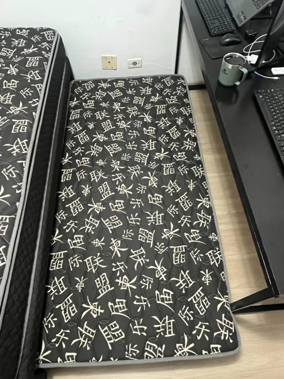 Cama de Viúva + Colchão - Perfeito Estado - Foto 2